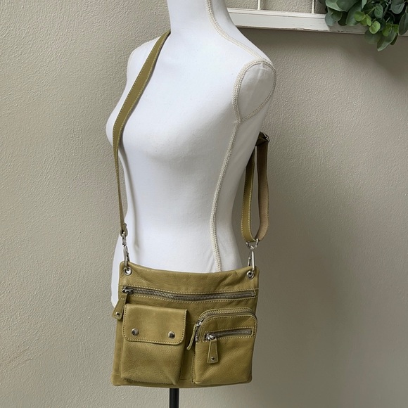Fossil Handbags - HP! Fossil Sutton crossbody purse